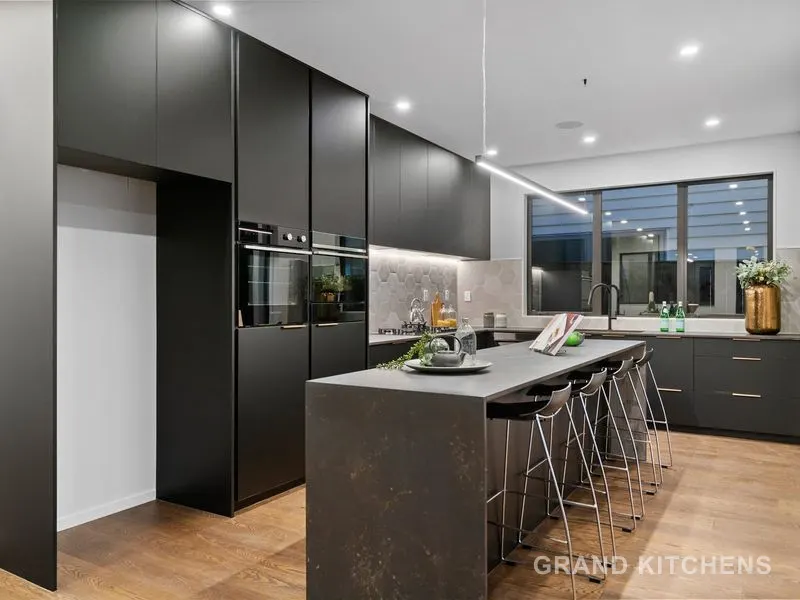 Grand Kitchens dark project