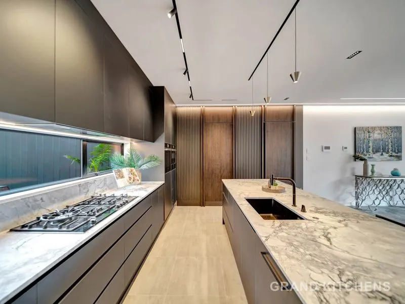 Grand Kitchens modern project